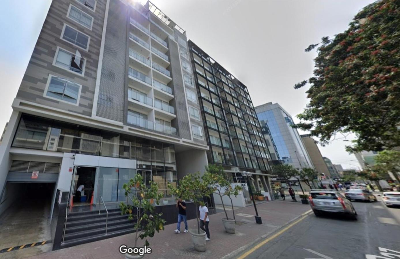 En Miraflores Avenida La Paz Lima